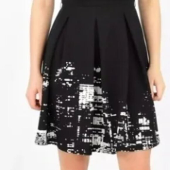 Elie Tahari CITY SCAPE Graphic Print Short Sleeve Dress Stretch 8 Black Whit - Picture 13 of 16